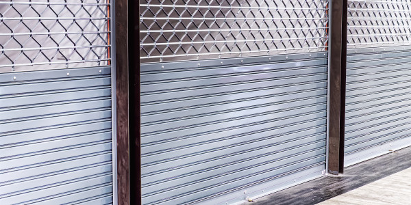 Reformas Integrales de Tiendas y Locales  Comerciales en Leganés · Instalación de  Ventanas y Persianas Comerciales